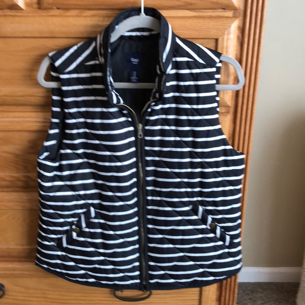 Gap striped puffer vest